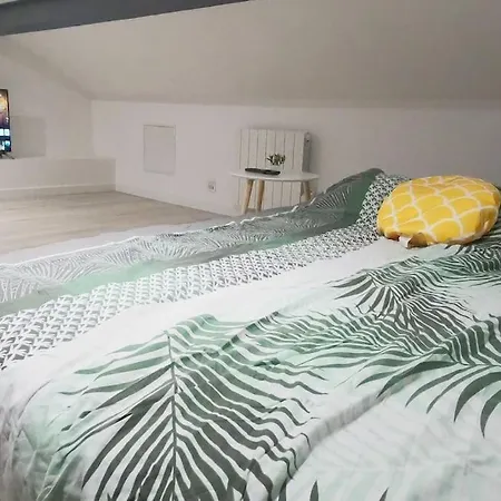 Appartement Atypique T1 Duplex - Wifi .Parking .Proche .Gare à Saint-Quentin  Extérieur photo